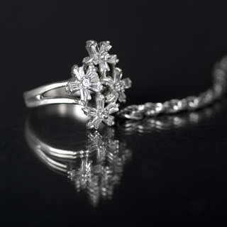 Metals suitable for moulding and decorative finishing, lead- and cadmium-free.